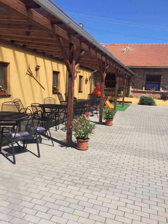 Hotel Sedlecky Dvur Exterior foto