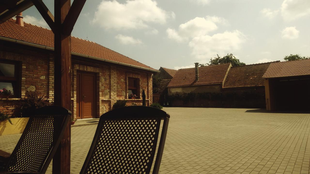 Hotel Sedlecky Dvur Exterior foto